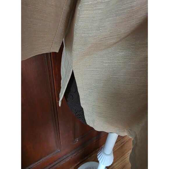 Alfed Dunner Tan Embroidered Floral Button-Up Blouse With 3/4 Sleeves 12p - Picture 4 of 10